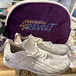 Girls Rebel Revolt Size 4 Cheer Shoes